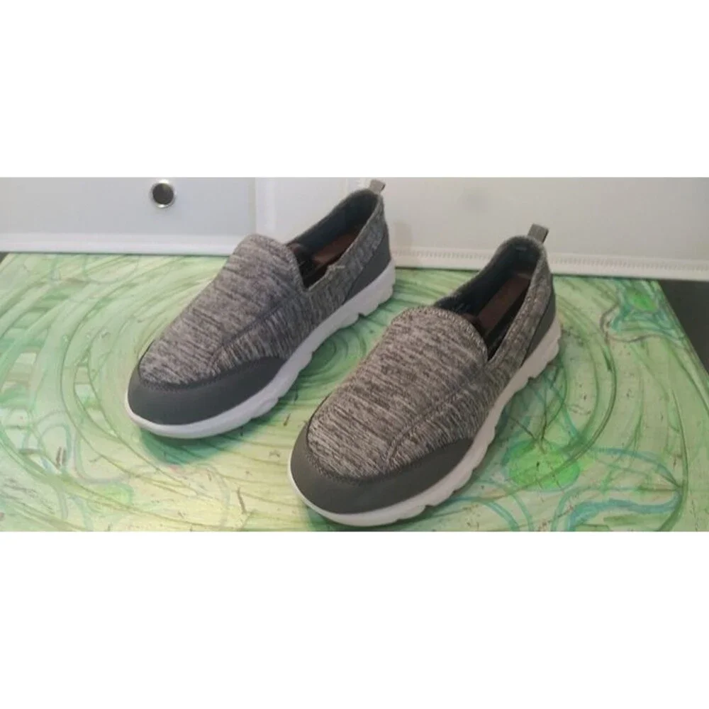 Crane grey and white women's size 8